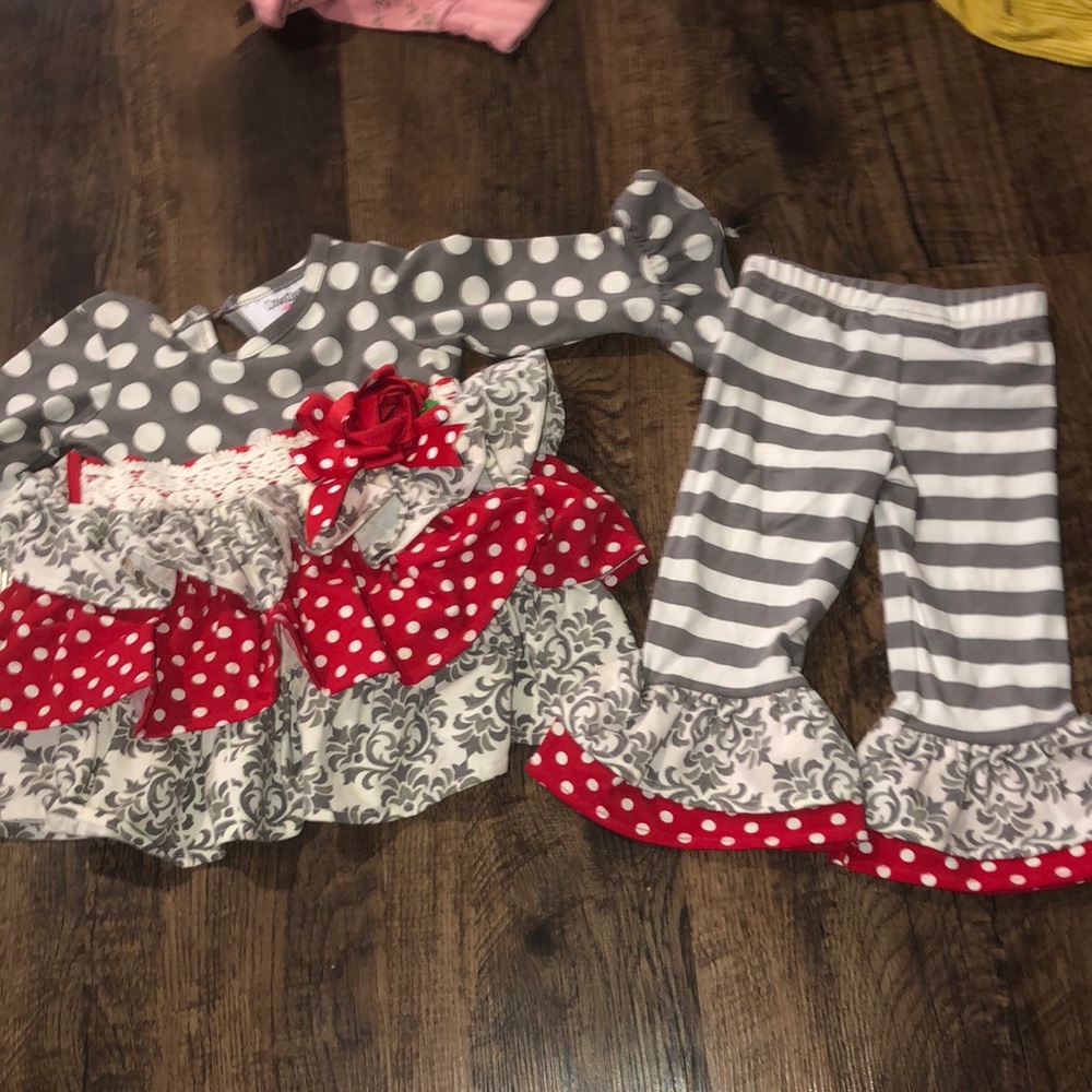 Ruffle outfit, 3/6 months